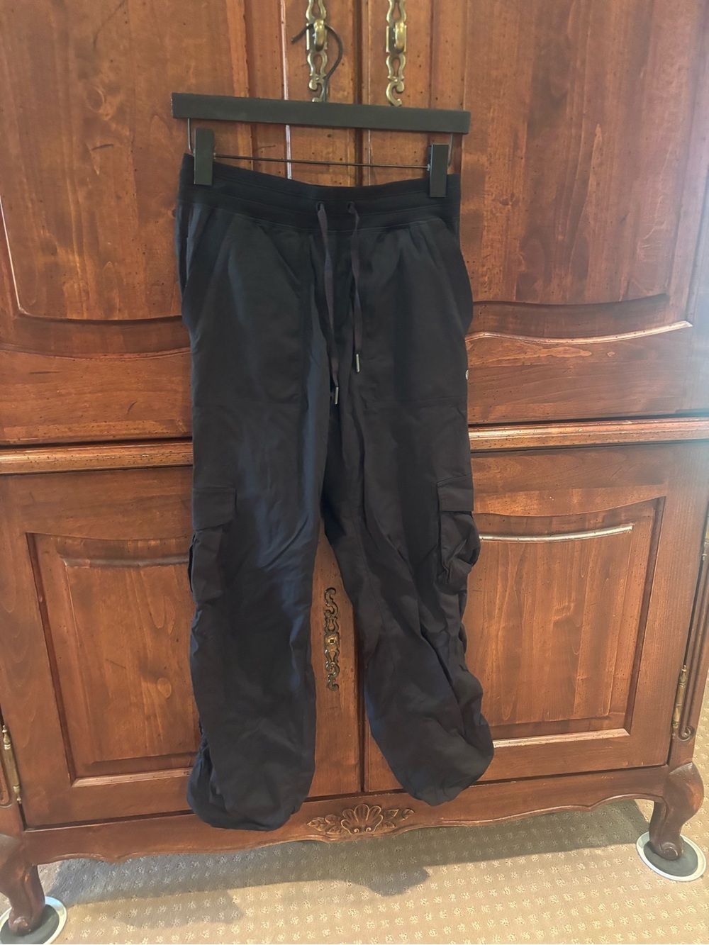 Lululemon dance studio cargo